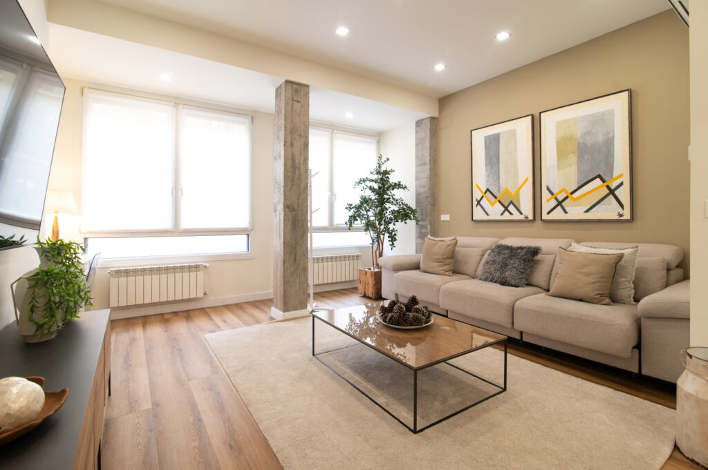 otografía profesional Airbnb, fotógrafo de pisos turísticos, reportaje fotográfico interiores, fotos para alquiler vacacional, fotografía inmobiliaria, fotógrafo de apartamentos turísticos, fotografía de pisos para Airbnb, fotografía de interiores moderna, imágenes para booking y vrbo, fotos para aumentar reservas Airbnb